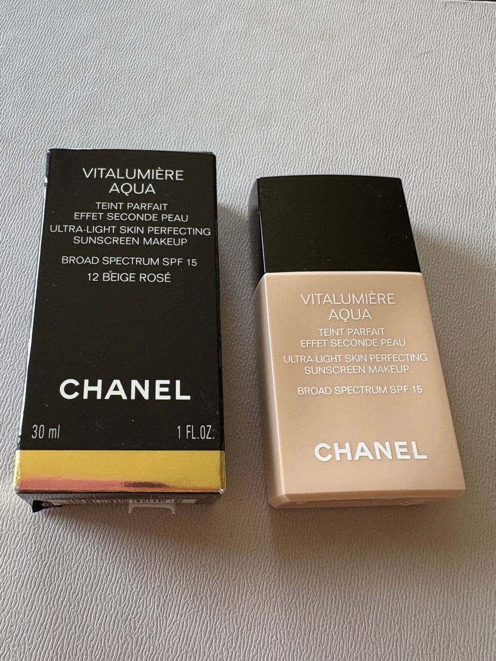 CHANEL VITALUMIÈRE AQUA Ultra-Light Sunscreen makeup - 12 BEIGE ROSE